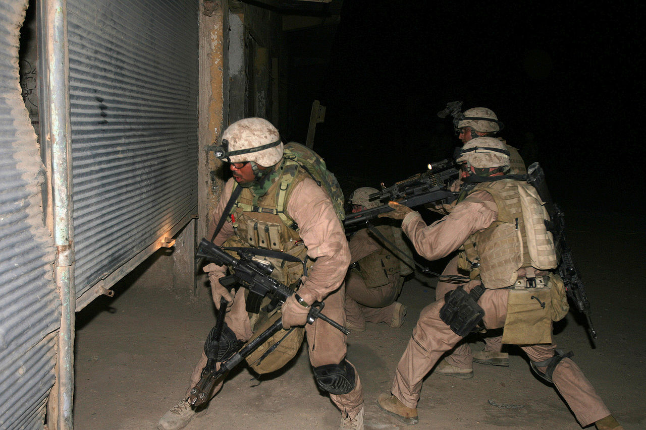 1280px-Marines_raid_Fallujah_garage.jpg
